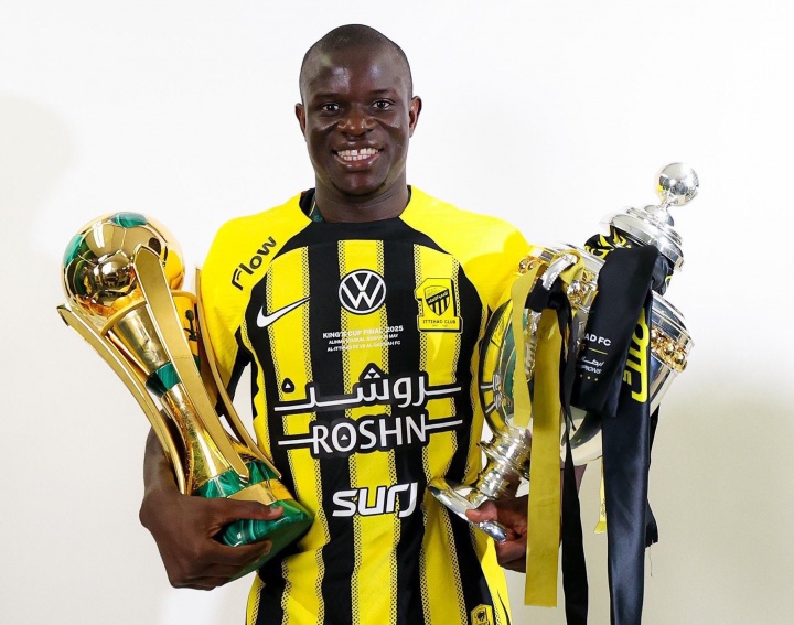 降薪2000万！34岁坎特接受费内巴切提议，2500万欧年薪将只剩零头