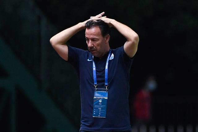 BB体育网站-新东家出手范加斯特下课 肇俊哲或率队参加保级战